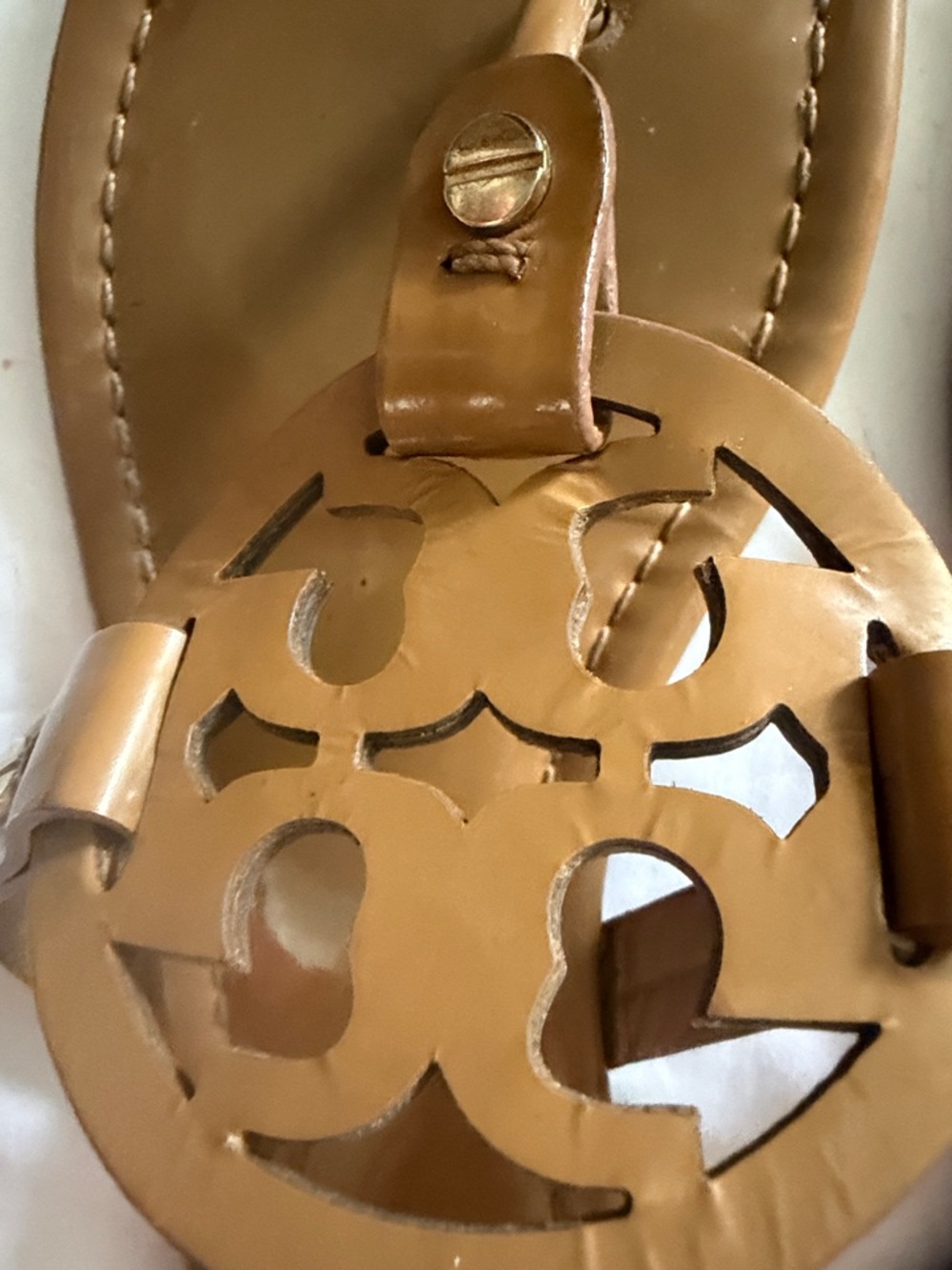Tory Burch Brown Leather Logo Cutout Thong Sandals - Picture 5 of 14